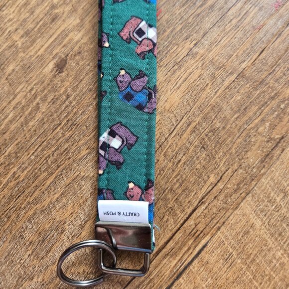 Crafty & Posh Green Bear Print Handmade Key Wristlet - Picture 2 of 3